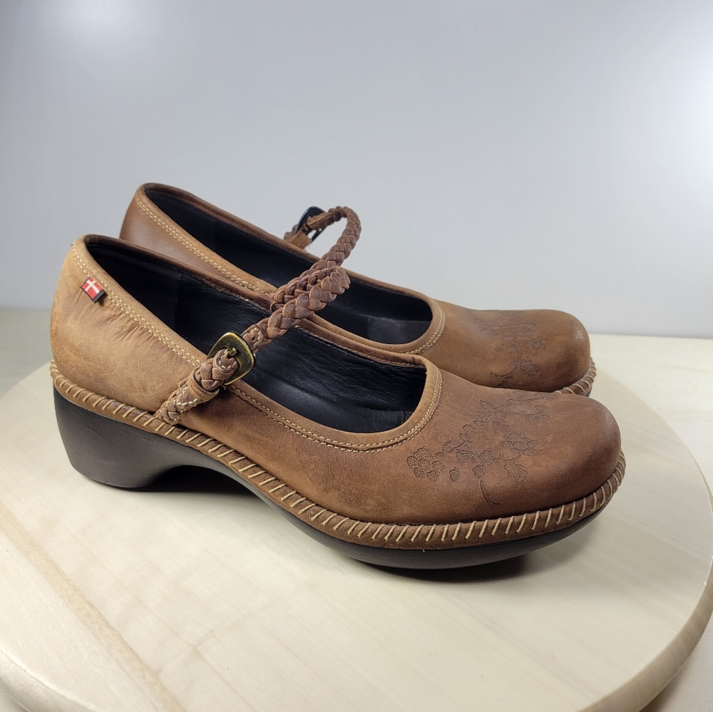 ECCO Sussex Brown Leather Floral Tooled Mary Jane Clogs Women’s size EU 39